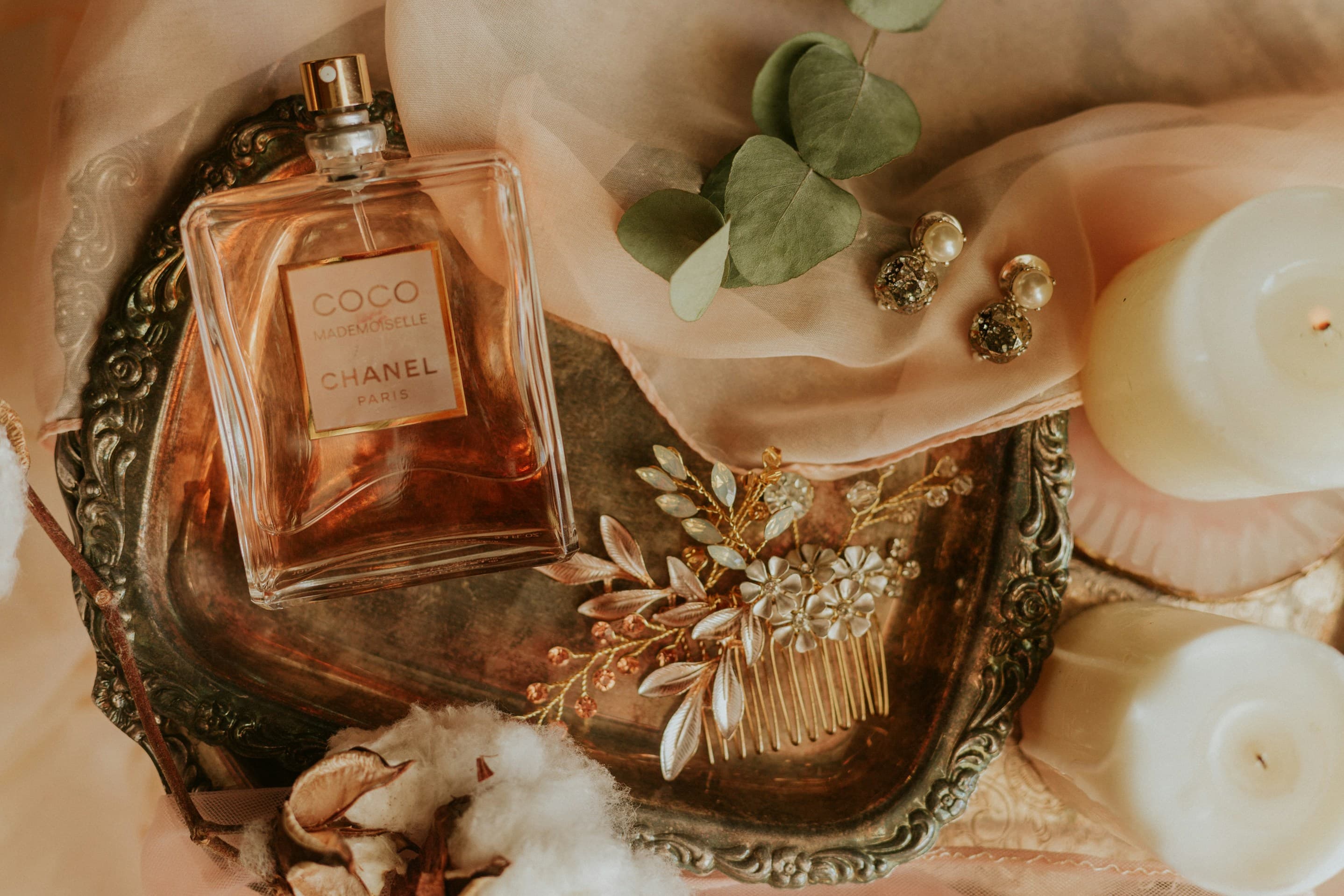 تشكيلة من العطور