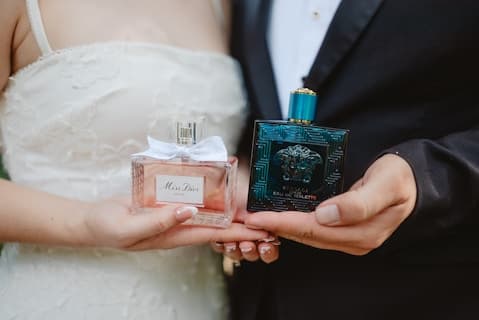 عطور للجنسين